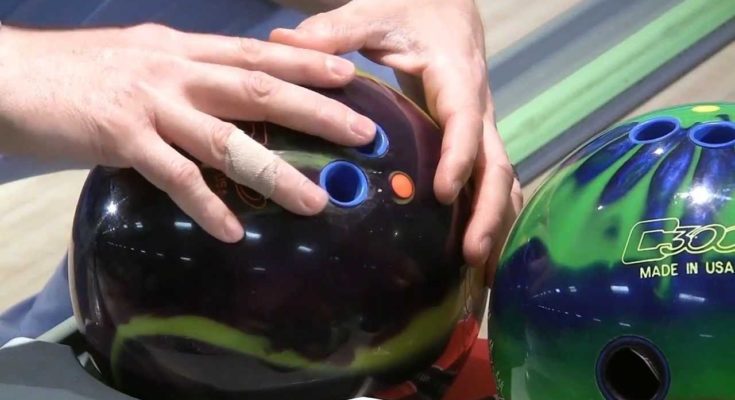 Спортивний хват шара для боулінгу